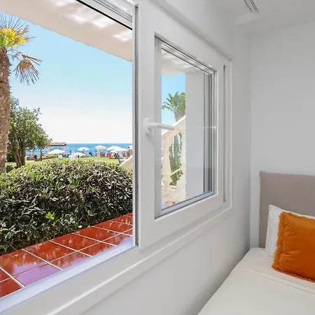 Luxury With Pool View - Playa Real Beachfront * 마르베야