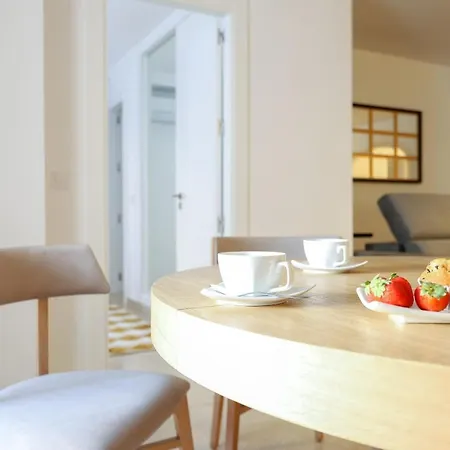 Luxury With Pool View - Playa Real Beachfront * 마르베야