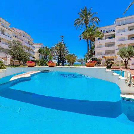 Luxury With Pool View - Playa Real Beachfront 마르베야
