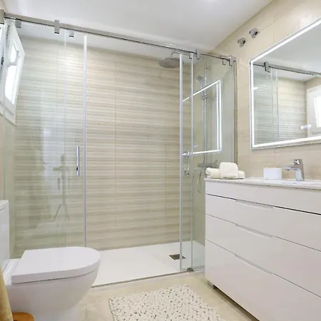 아파트 Luxury With Pool View - Playa Real Beachfront 마르베야