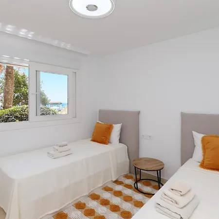 Luxury With Pool View - Playa Real Beachfront * 마르베야