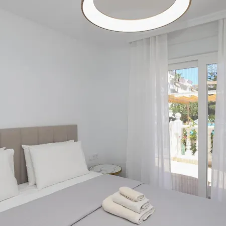 Luxury With Pool View - Playa Real Beachfront *