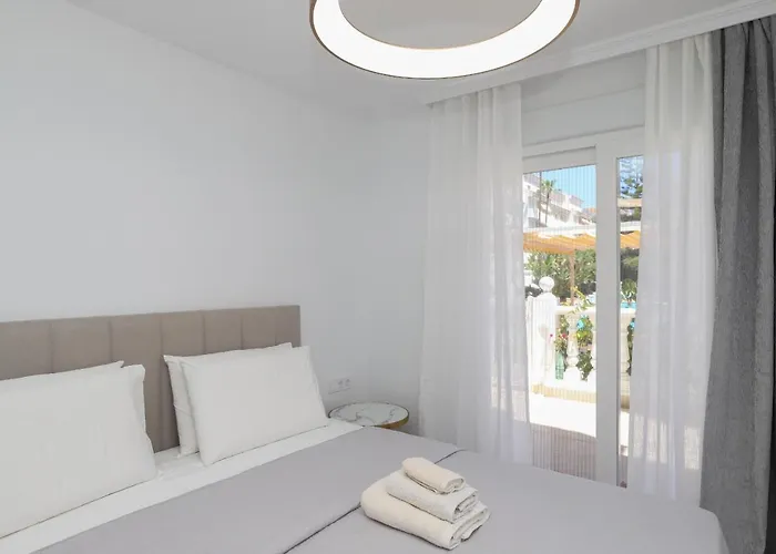 Luxury With Pool View - Playa Real Beachfront *