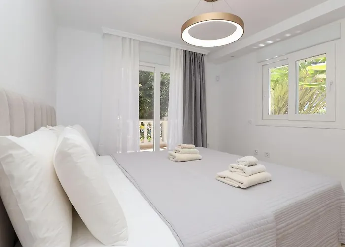 Luxury With Pool View - Playa Real Beachfront *