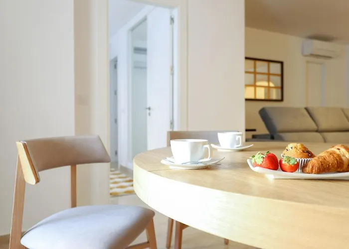 Luxury With Pool View - Playa Real Beachfront * マルベーリャ