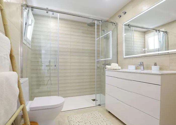 Daire Luxury With Pool View - Playa Real Beachfront Marbella